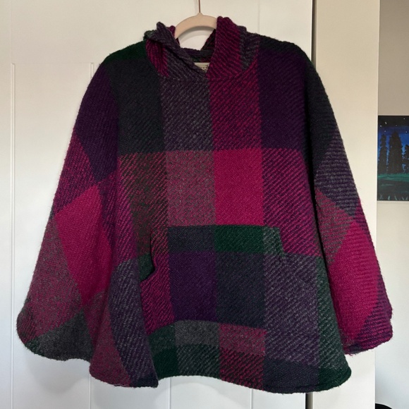 Irish Wool Hooded Poncho - Picture 1 of 3